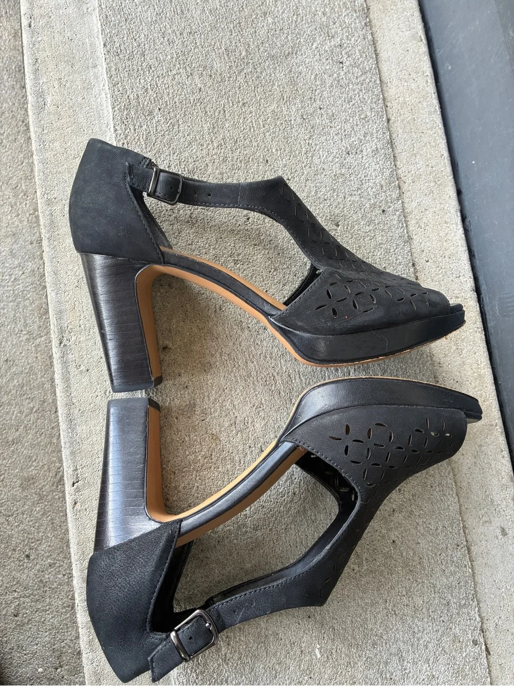 Clarks Jenness Energy black Leather 3” Block Heel platform shoes